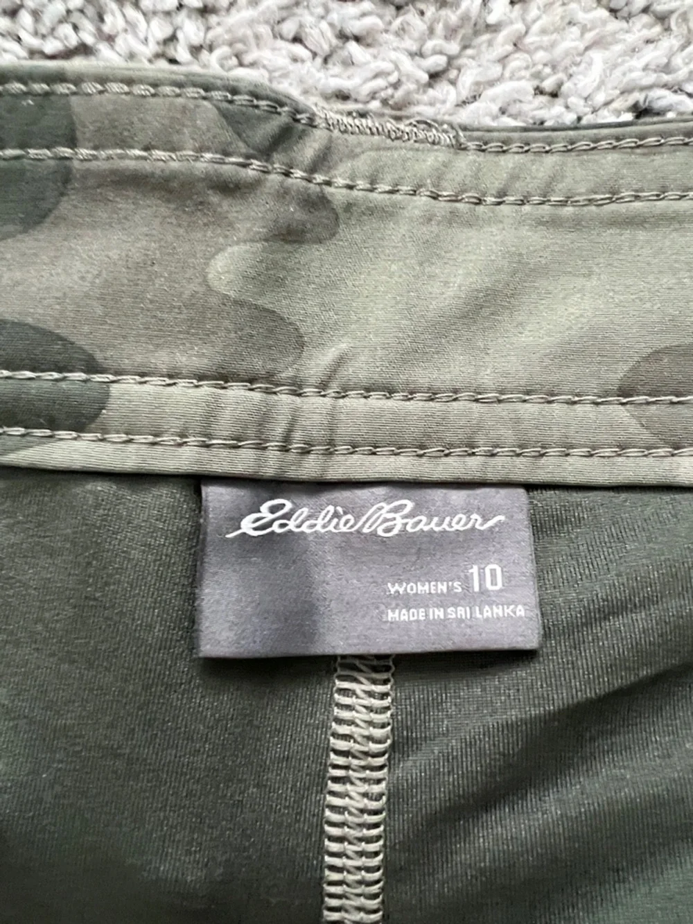 Eddie Bauer Olive Green Adventurer 2.0 Camo Sporty Mini Skirt/Skort - Size 10 - Picture 7 of 9